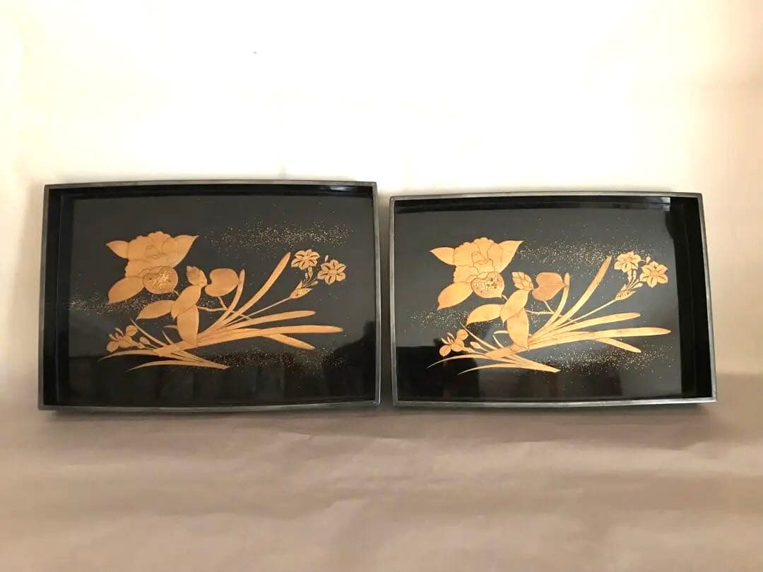 草花文蒔絵角盆(大・小)