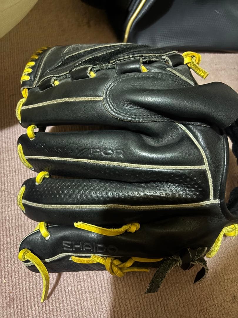 ナイキ硬式グローブ