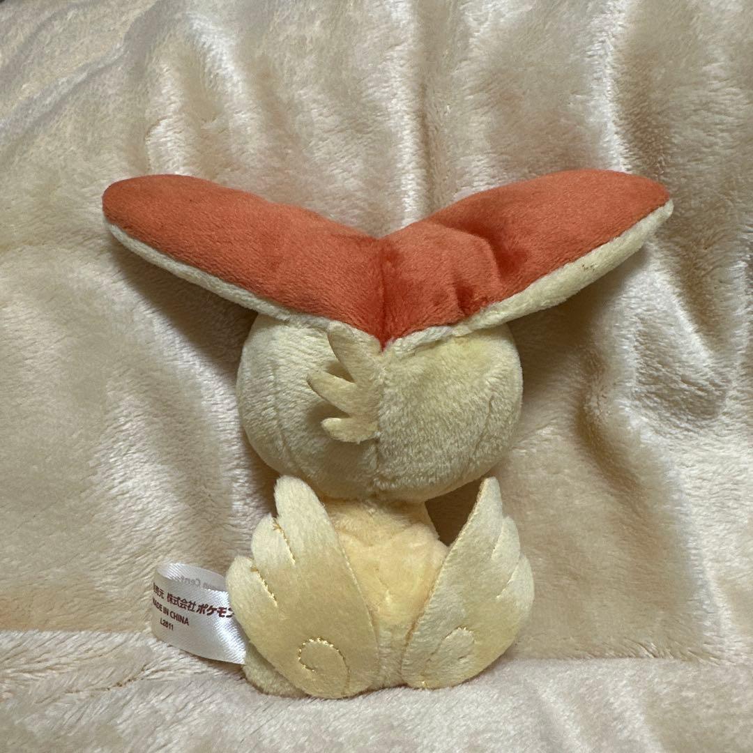 ビクティニ　キャンバス　ぬいぐるみ