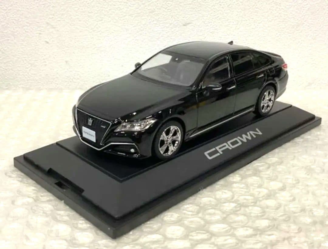 1/30 トヨタ クラウン RS Advance 2.0Lターボ 黒　　8/14