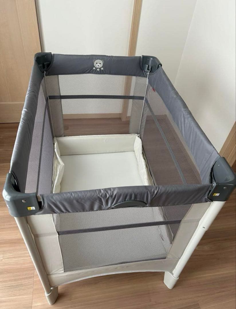 グレー メッシュ ベビーベッド