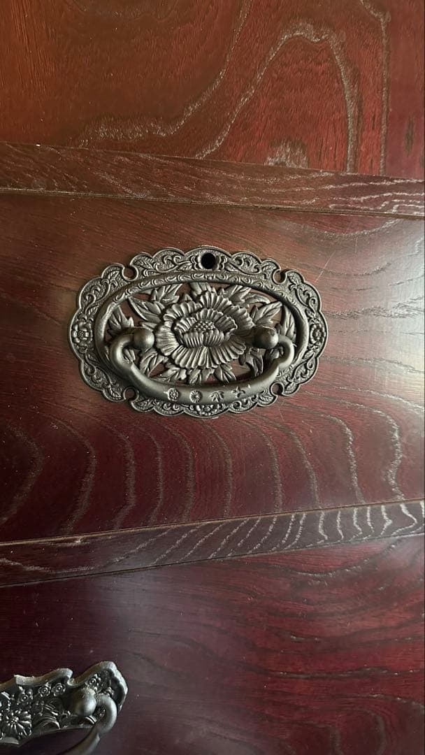 木製ダークブラウン箪笥