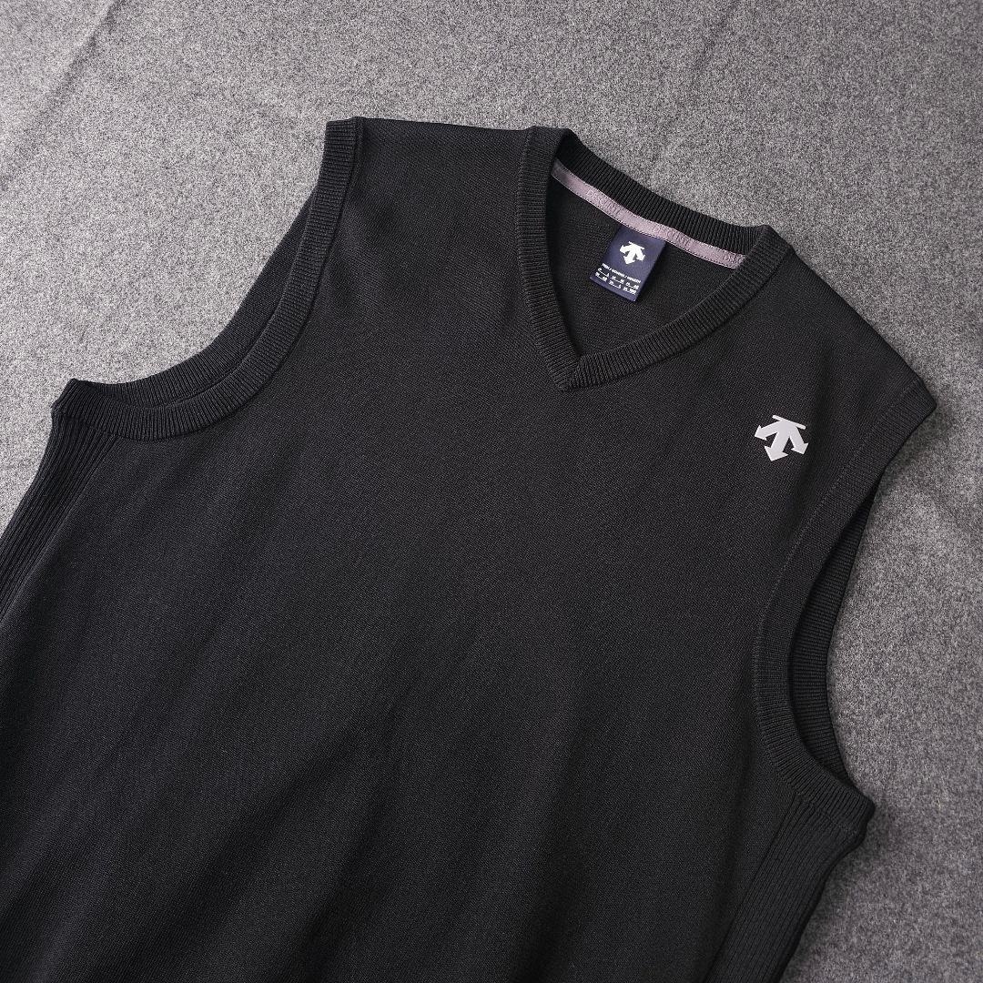 近年モデル デサントゴルフ 立体ロゴ Vネック ゴルフニットベスト 黒 L