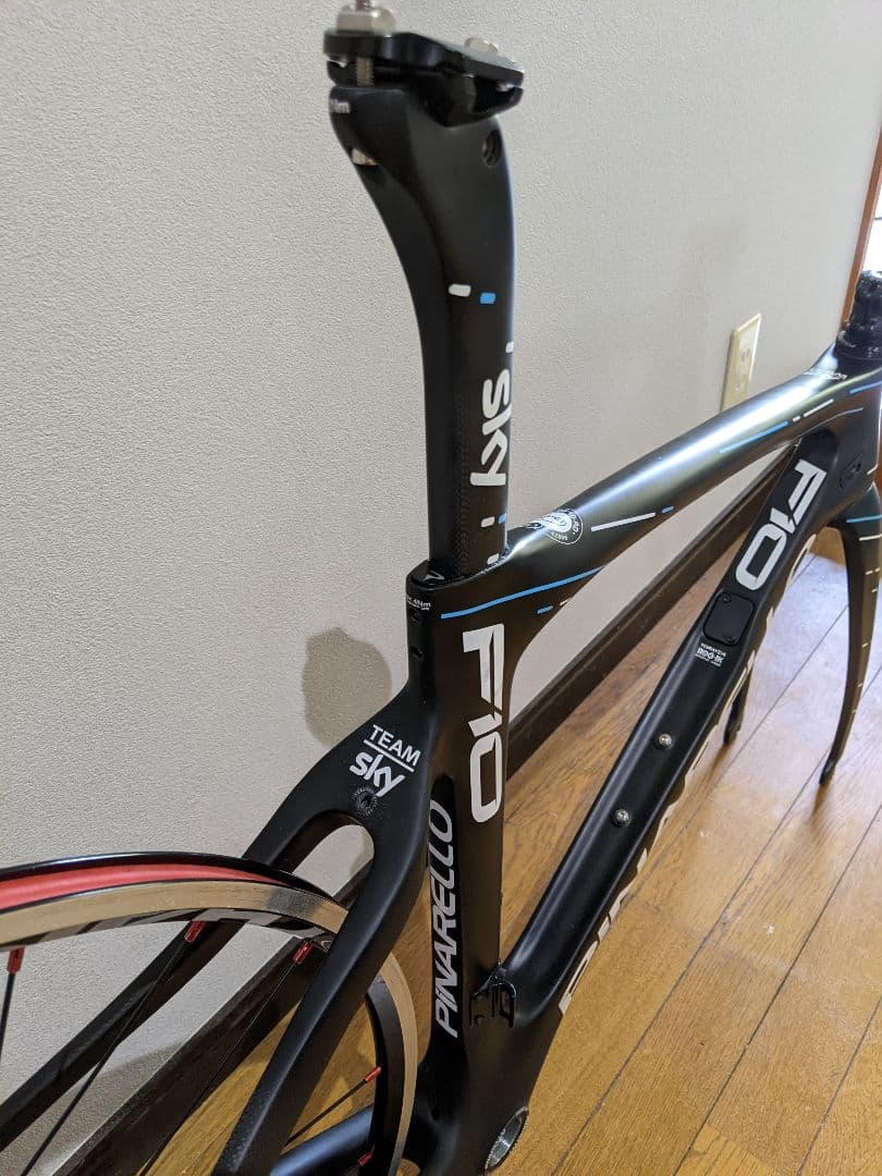 中華カーボーPINARELLO F10 風ロードバイクフレーム、サイズ46