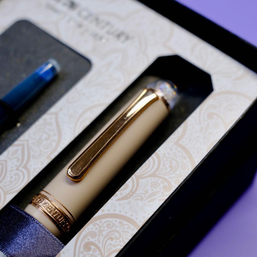 プラチナ #3776 センチュリー シェイプオブハート チャイラテ　F