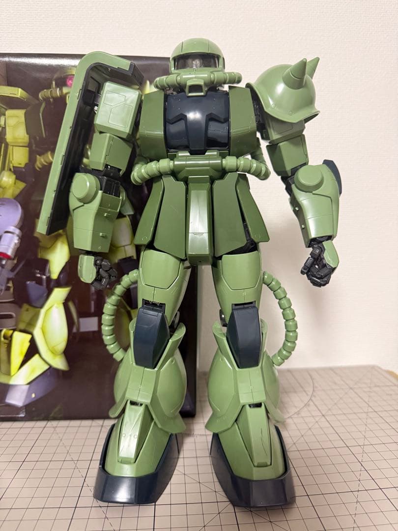 ガンプラ　PG ザクⅡ 完成品