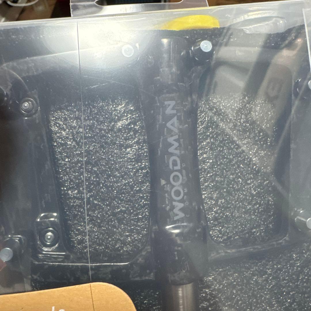 woodman自転車ペダル 炭素繊維の材質 チタン合金中軸 brompton用