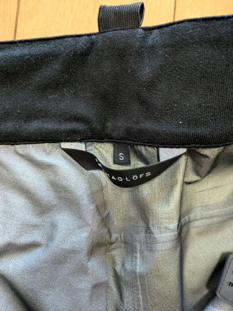 人気ホグロフス GORE-TEX上下セット　Ｓサイズ　スキー・スノーボードウエア