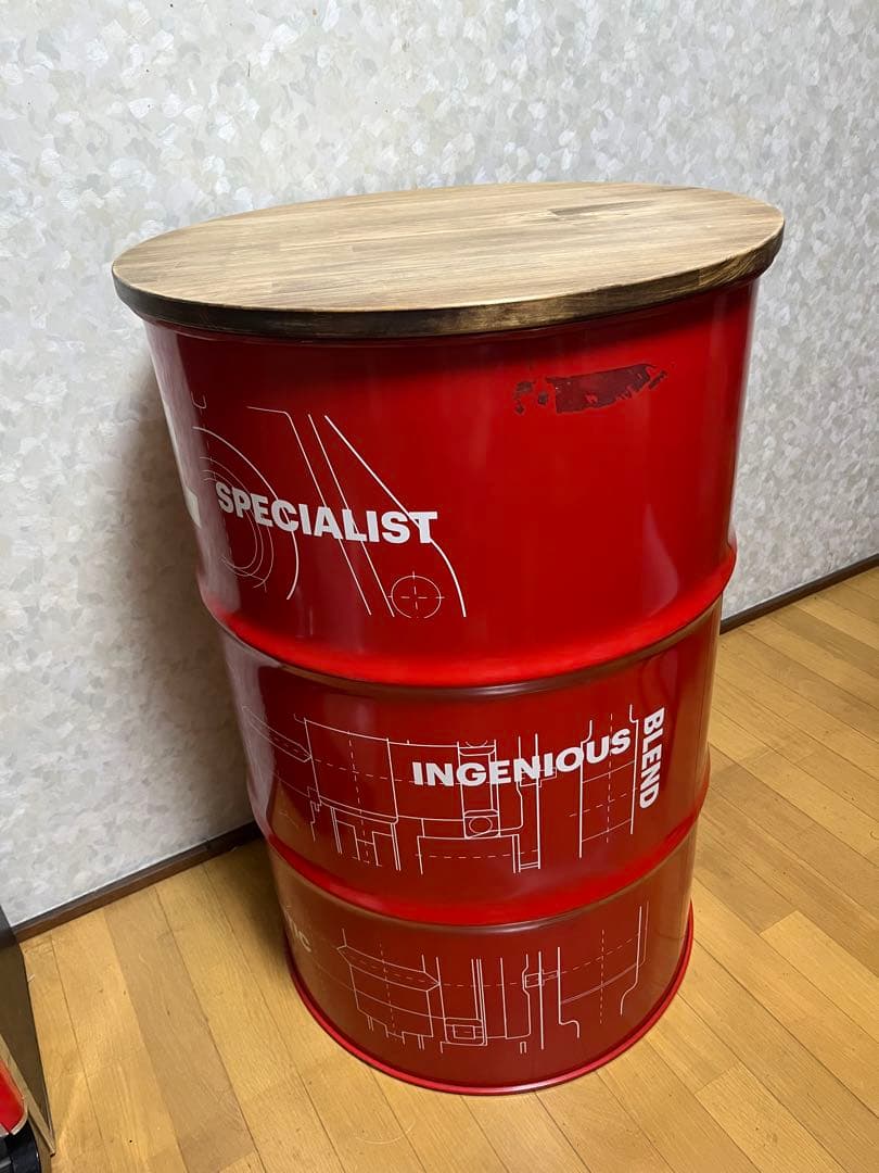 MOTUL ドラム缶型カウンターテーブル
