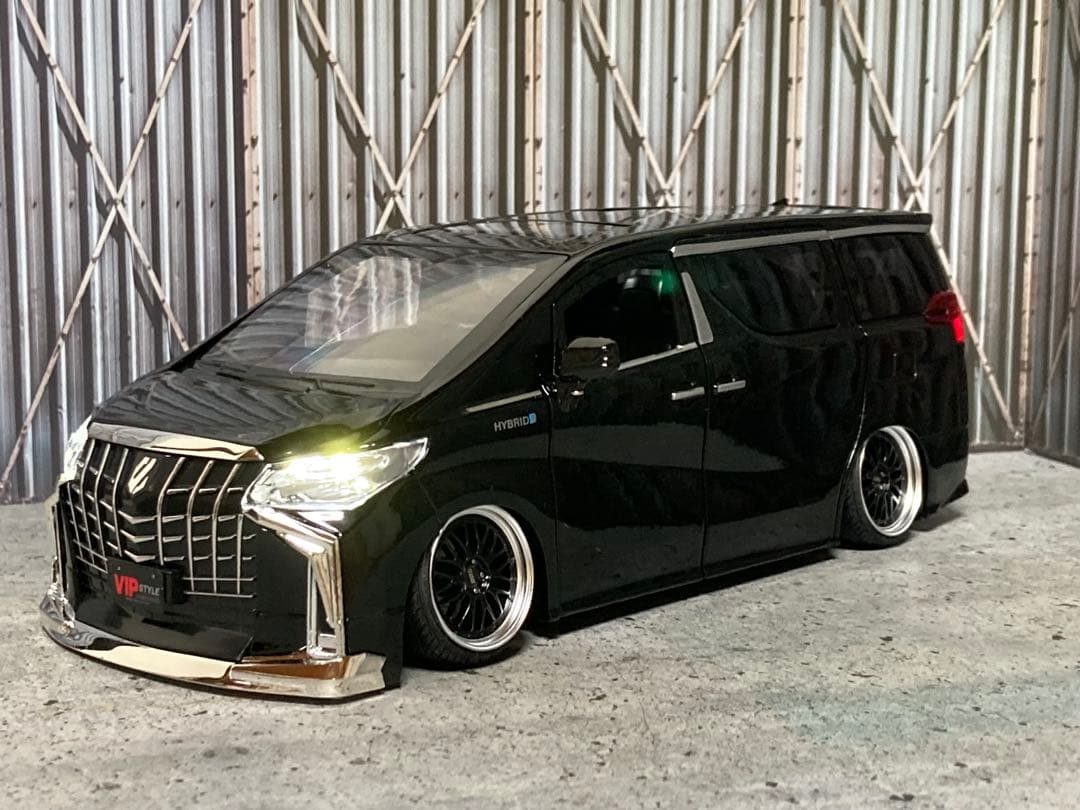 1/24 トヨタ アルファード（VIPカスタム品）