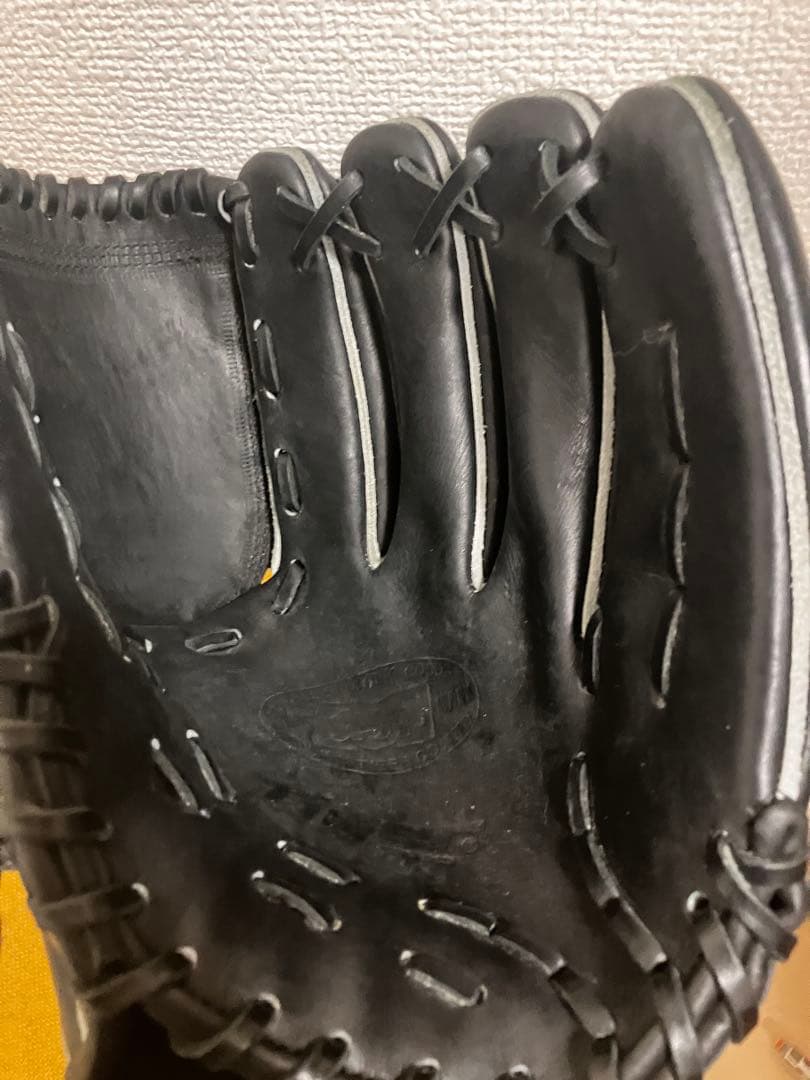 美品ミツワタイガー軟式グローブ　右投げ投手用