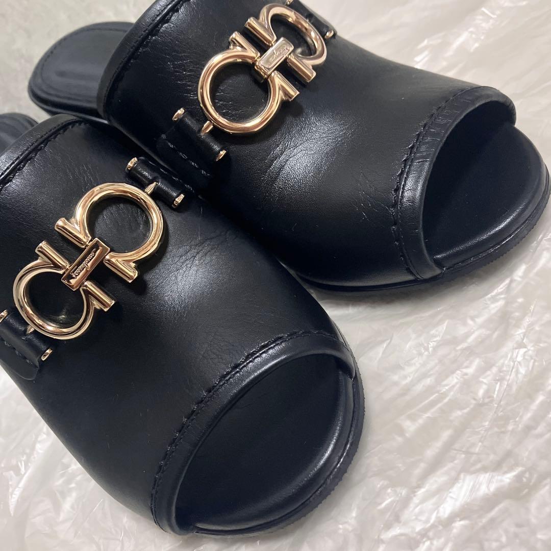 超希少　未使用級　サルヴァトーレフェラガモ　ミュールサンダル　ガンチーニ　レザー