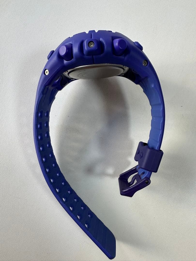 新品に近い G-SHOCK GA-V01-2AJF ムラサキ CASIO