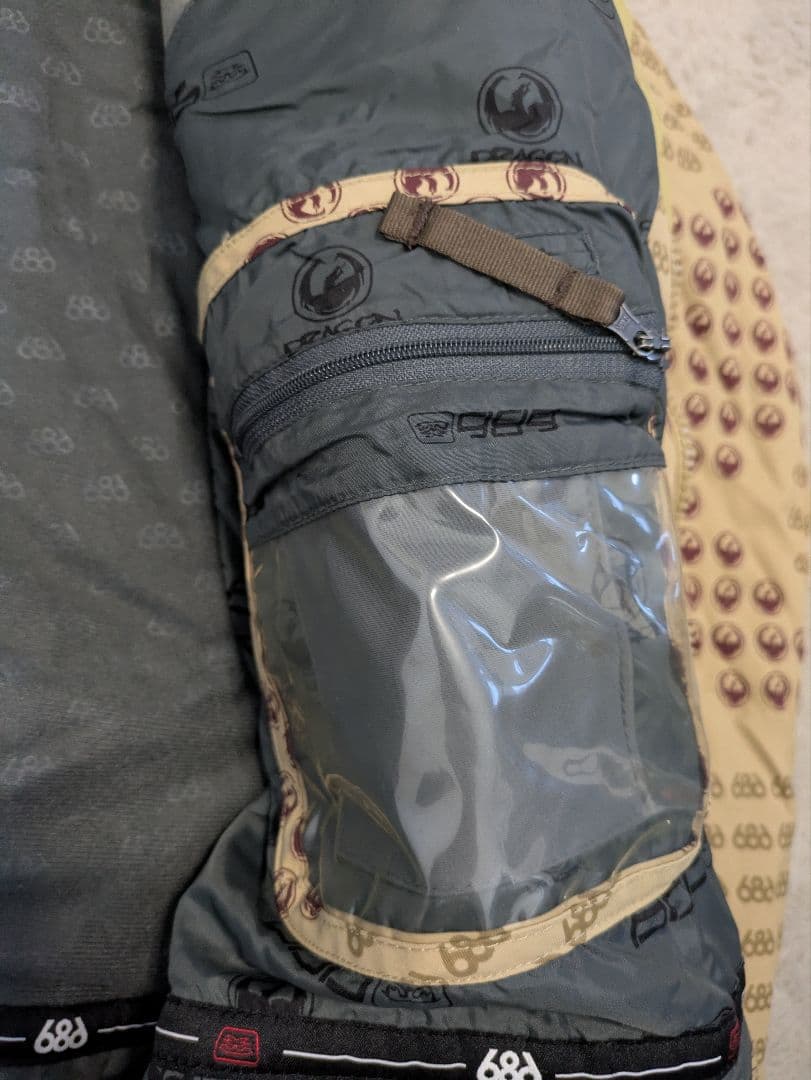 限定値下げ　686×DRAGON 限定 TIMES LINE スノーボードウェア