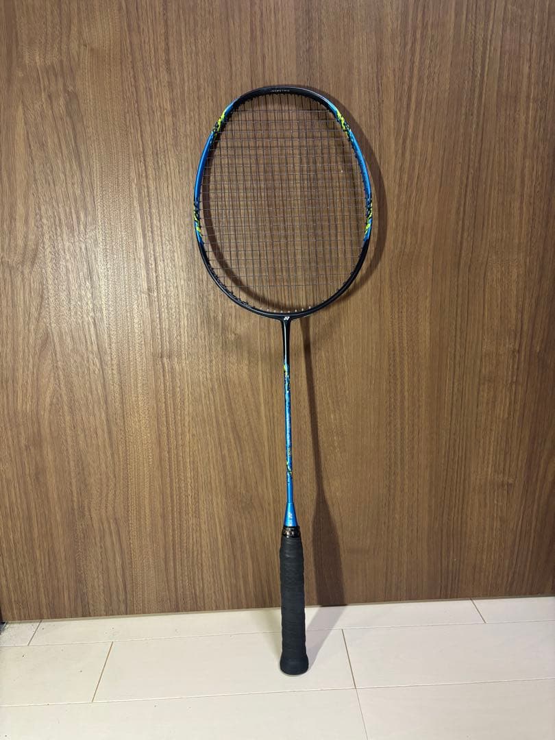 美品 YONEX NANOFLARE 700 5U G5バドミントンラケット