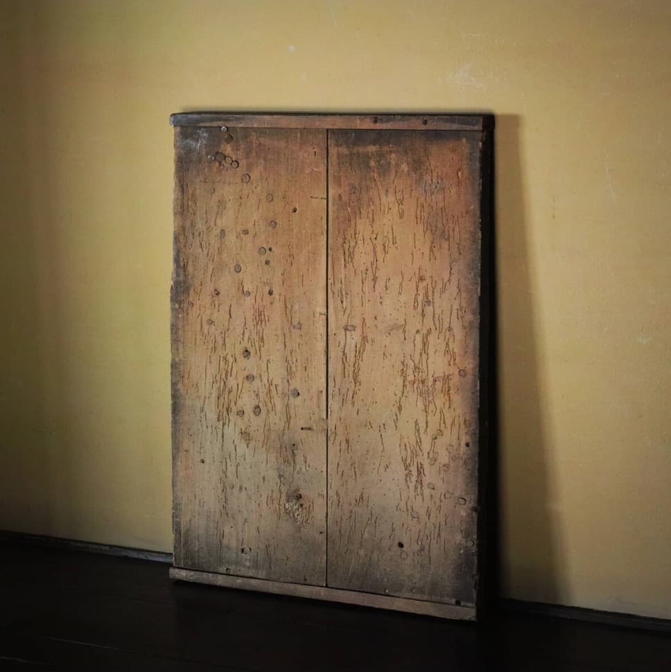 虫喰い跡が景色となった古い敷板 明治頃 古板 天板 展示台 飾り台 茶台 花台