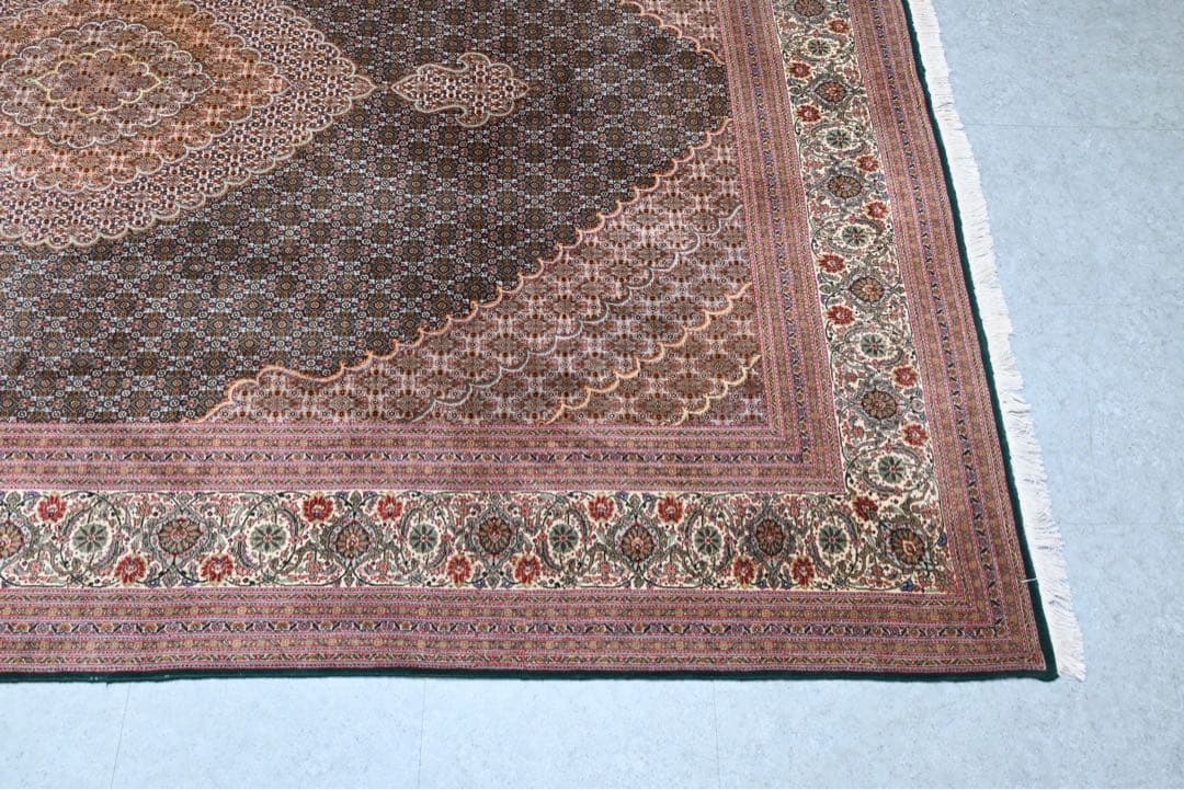 【美品】 ペルシャ絨毯 手織り Tabriz タブリーズ メダリオン柄