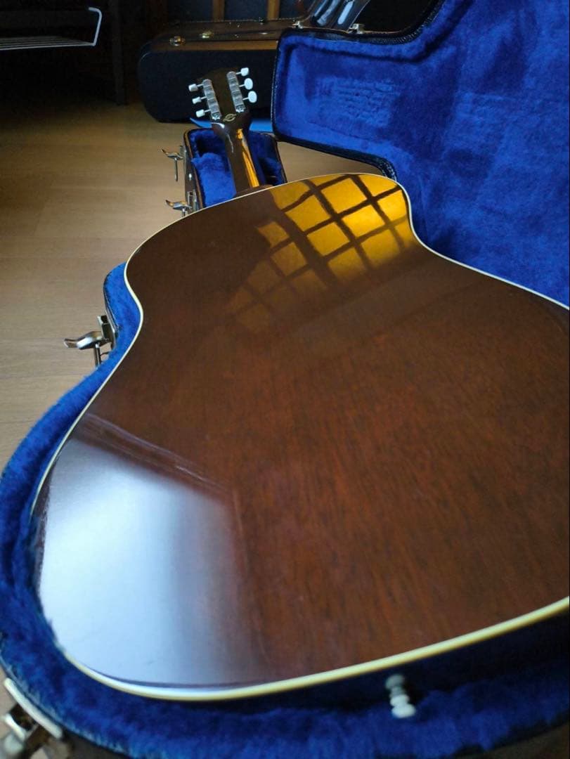 Gibson B-25 /Natural 2012年製