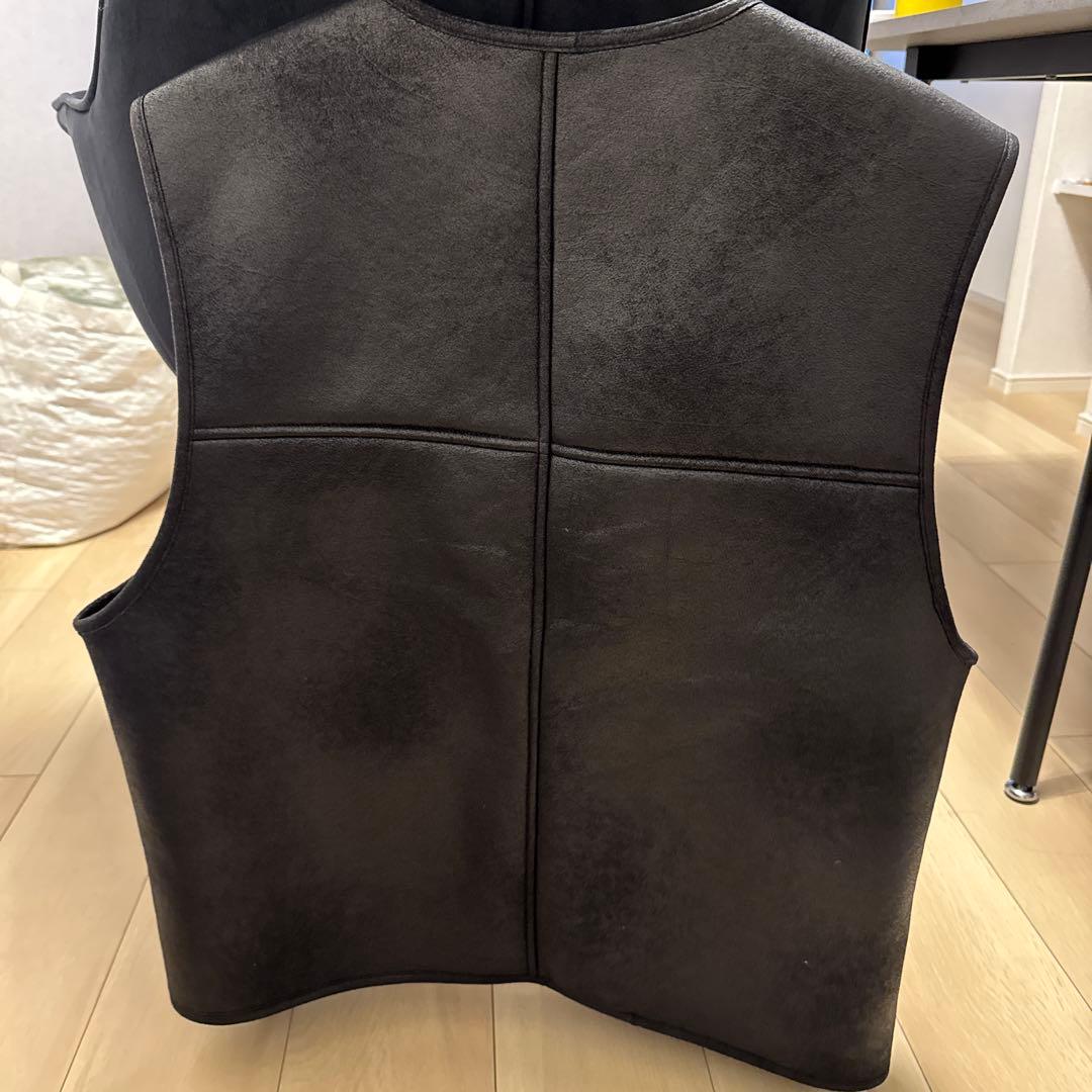 supreme ブラック合成皮革ベスト