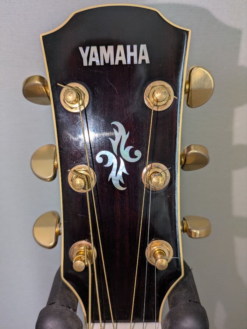 YAMAHA　APX-1000CRB ギター エレアコ　SKBハードケース付き