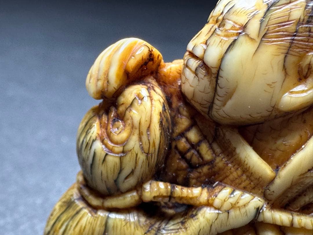 極上　根付　天然素材　アンティーク　和彫　置物　骨董　飾り物　古美術品細密細工