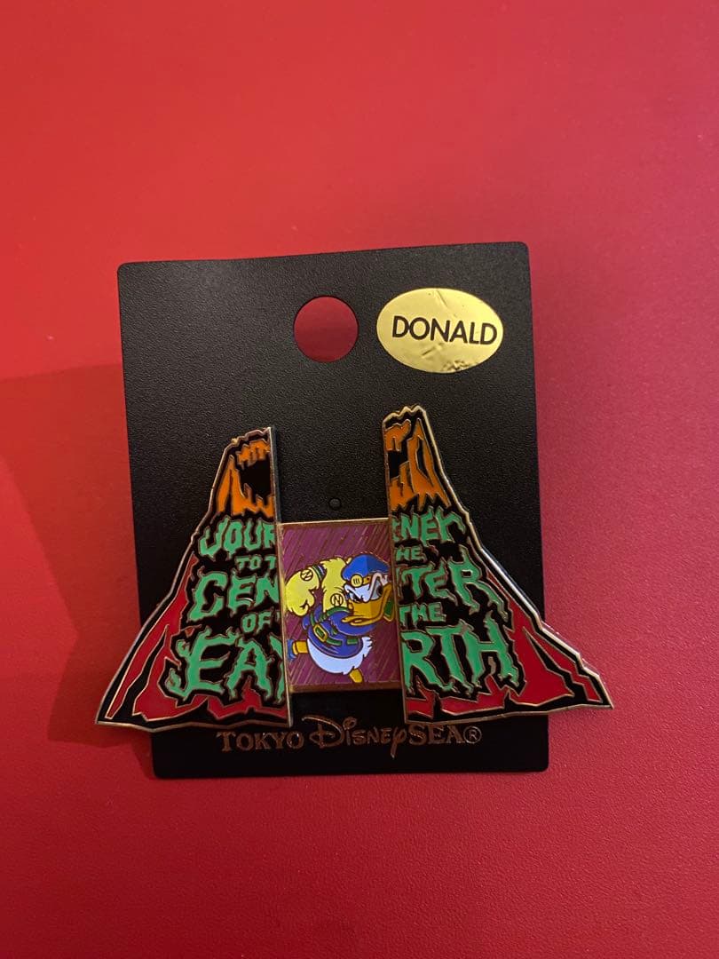 【レア】ディズニー　センターオブジアース　ピンバッジ　ドナルド
