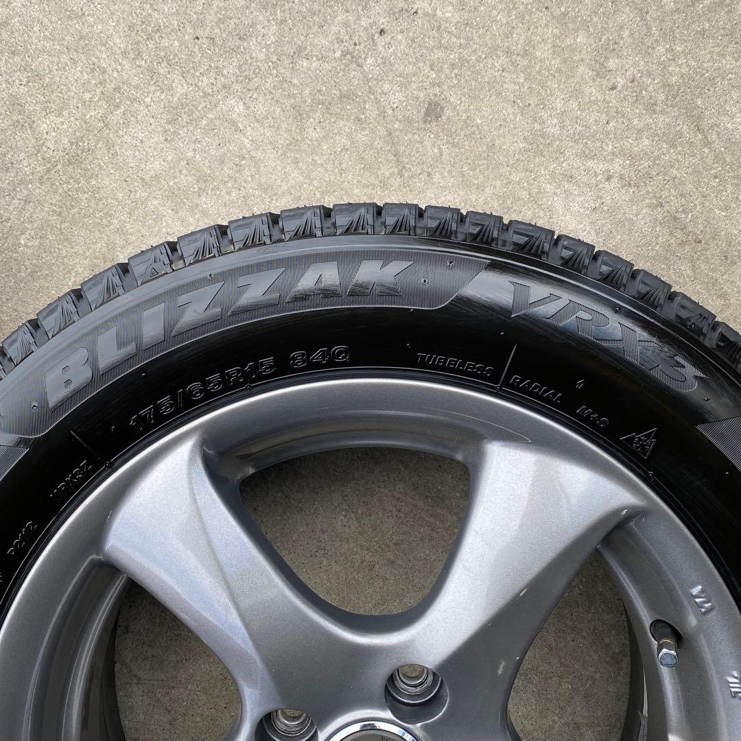中古バリ溝ブリヂストンスタッドレスセット175/65R15アクア、フィット