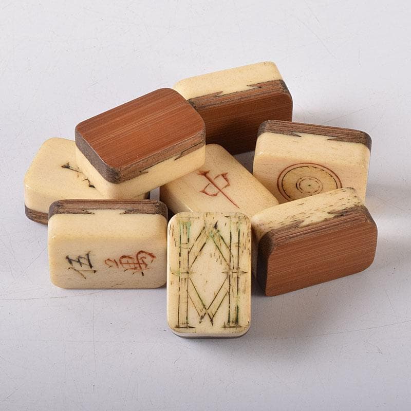 中国　竹嵌　骨牌　背竹牌　麻雀牌　花鳥文蒔絵朱塗箱付　D　8707