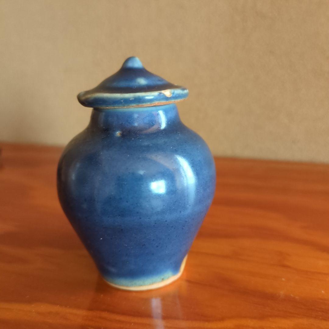 濃紺 陶器 壺 木箱付き　明代景徳鎮　瑠璃　蓋付壺　小壷　古美術品　約8cm