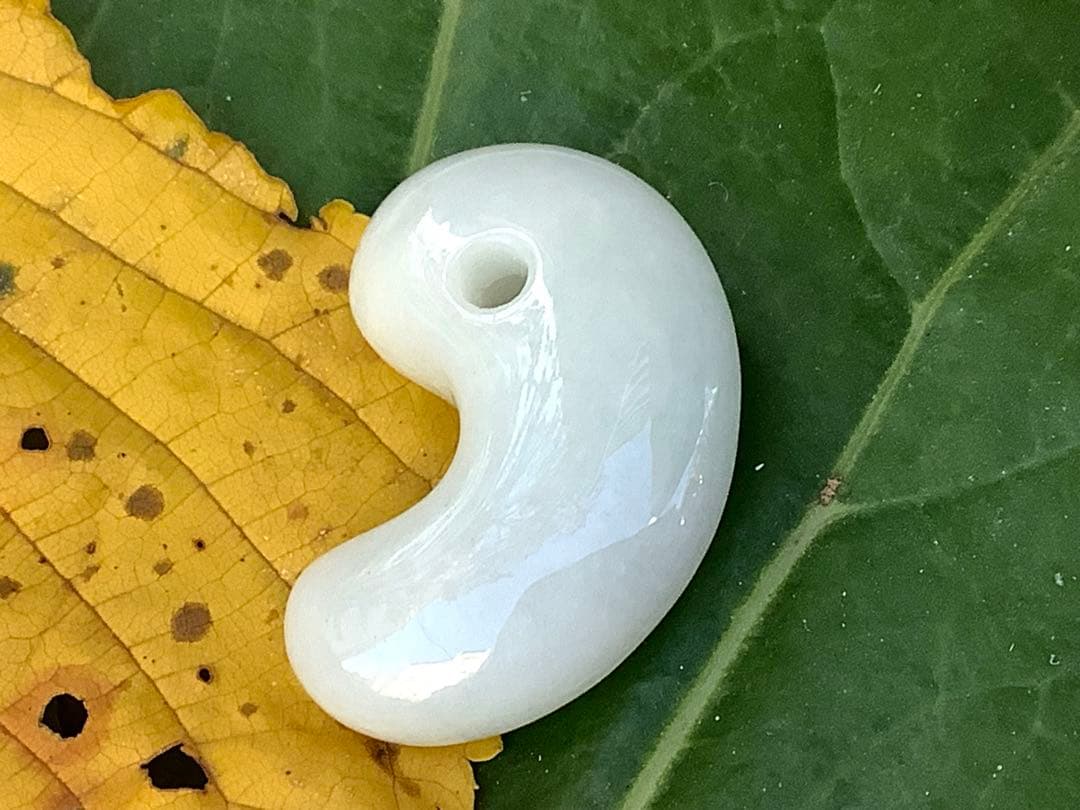 ✳極上品種のアイスジェイド氷　糸魚川翡翠勾玉　一生物の本物　お値段に自信　鑑別付