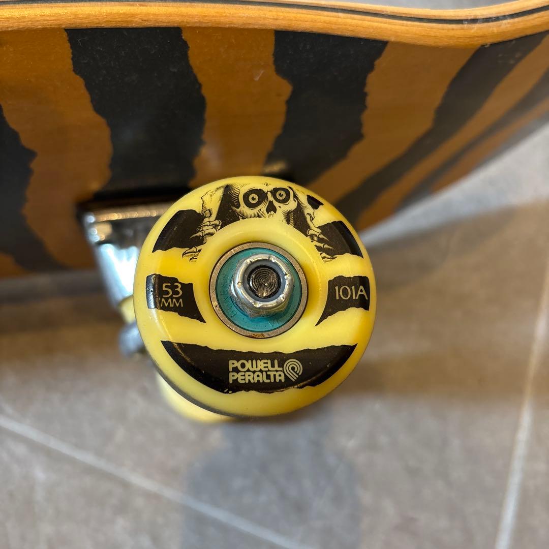 ★Fluffy★ 　Powell スケボーコンプリート 8inc スケート