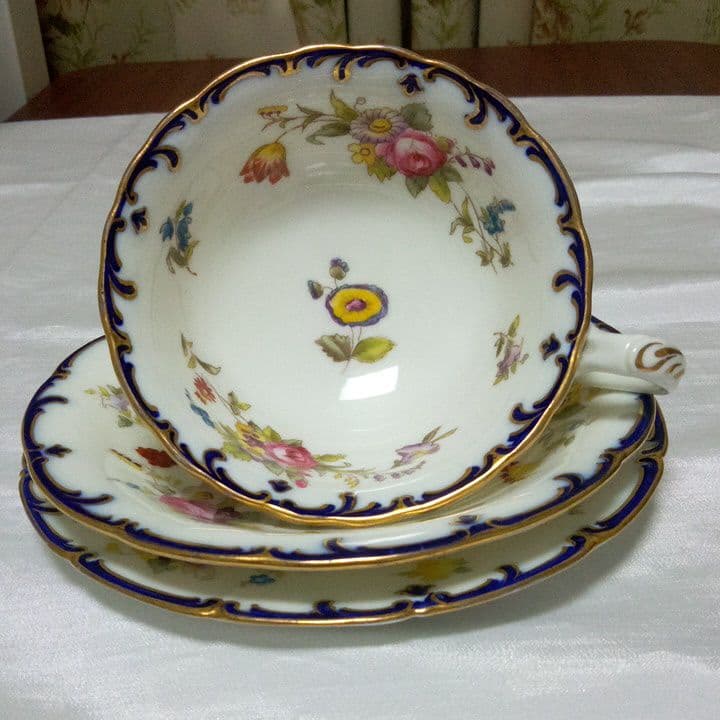 コウルドン　トリオティーセット　　アンティーク　　お値下げしました