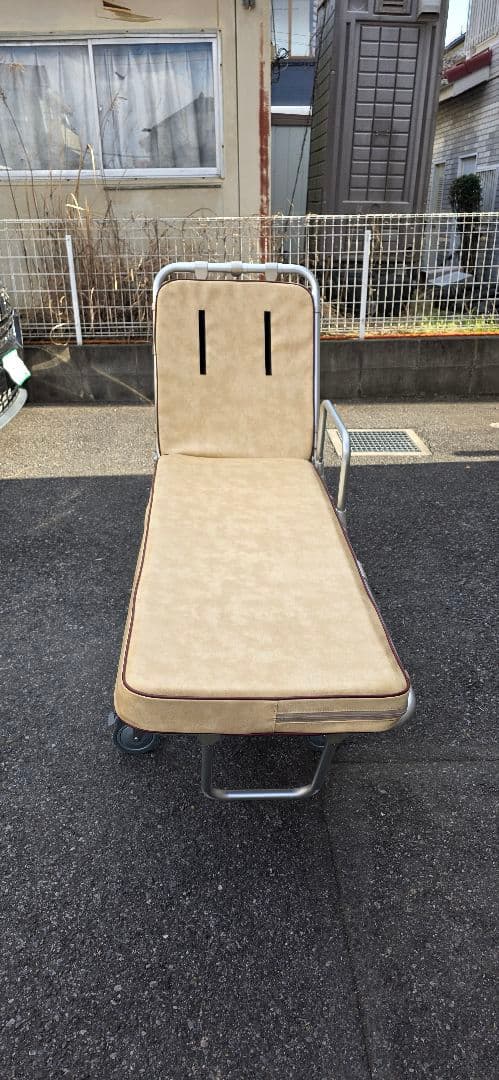 ストレッチャー 介護　介護タクシー