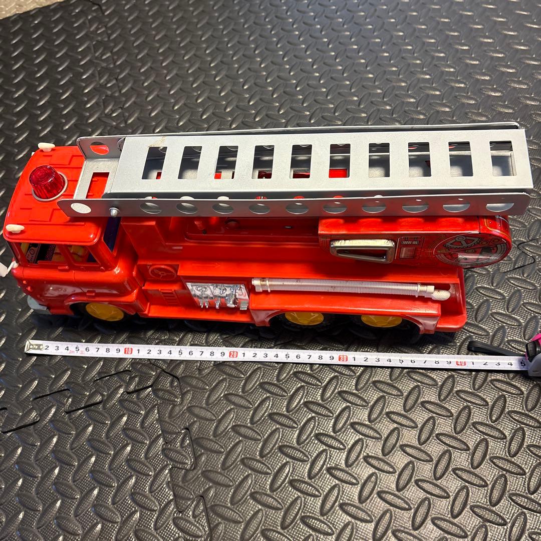 【値下げ新品未使用美品】ヨネザワ　ベル付　ふそうハシゴ消防車リフトアクション