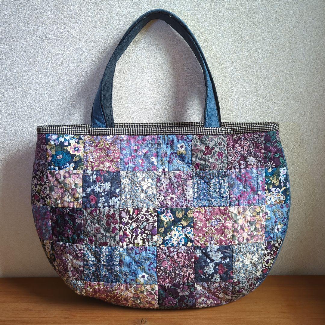 ✿リバティ✕パッチワーク✿　カテドラルウィンドウのハーフムーンバック　〈ピンク〉