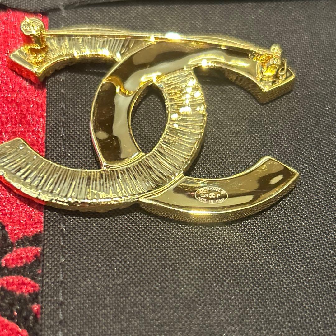 CHANEL ジェニーちゃんPV使用ブローチ