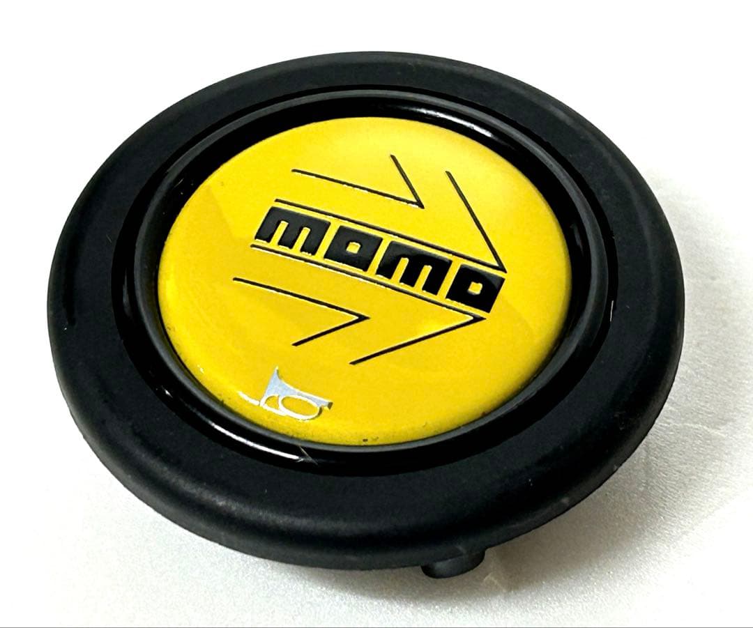 MOMOステアリング　COMPETITION 送料込み