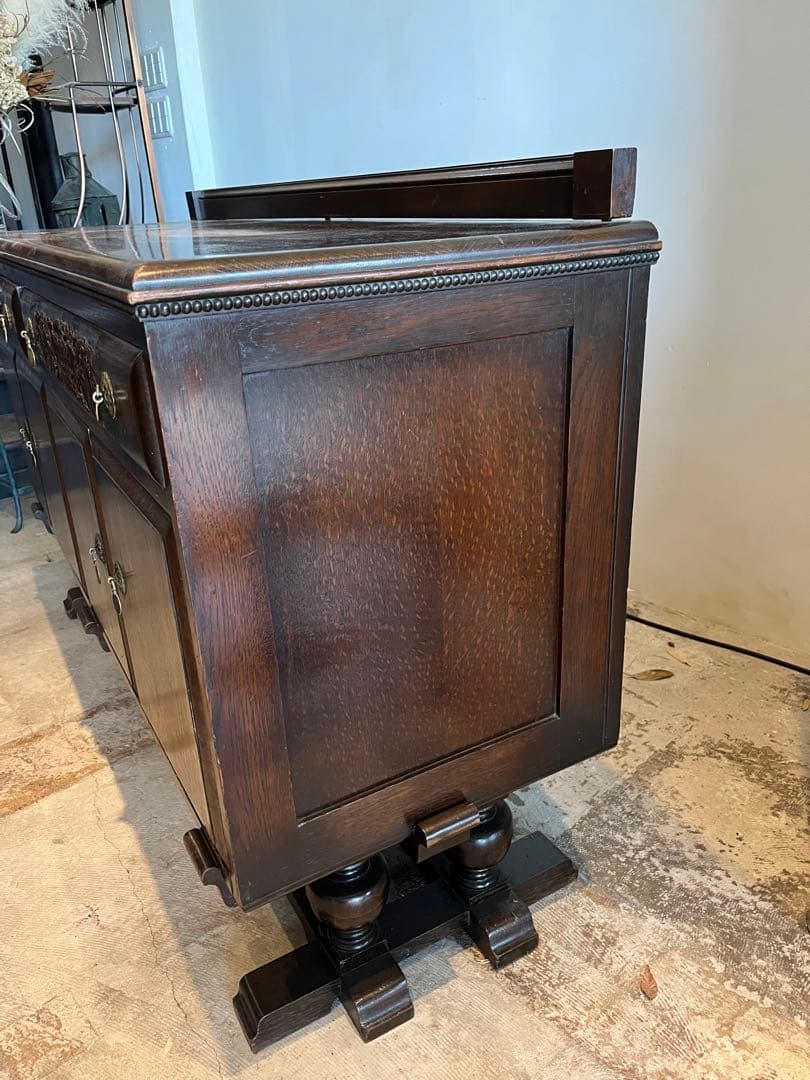 イギリス　アンティークキャビネット