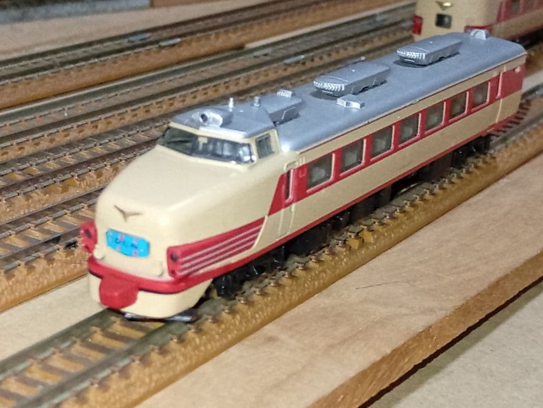【Nゲージ 鉄道模型】485系８両セット(レールは付きません)