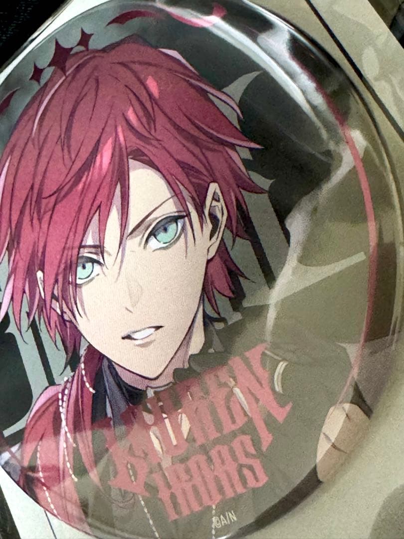 【NIJI HOLIC】 ビッグ箔押し缶バッジ(ローレン・イロアス)×24個