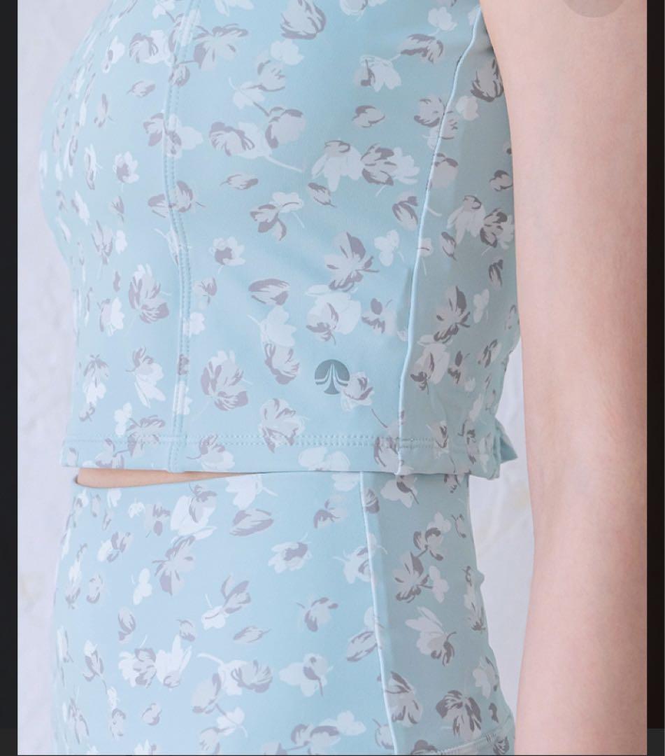 新品未開封♡SUKALA♡プチフルール　花柄　タンクトップ&レギンス　M