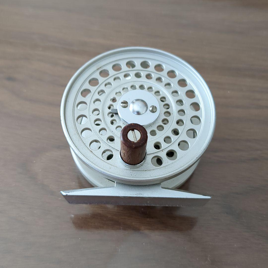 ufm ウエダ　CANTATA 2100 フライリール カンタータ 美品です！