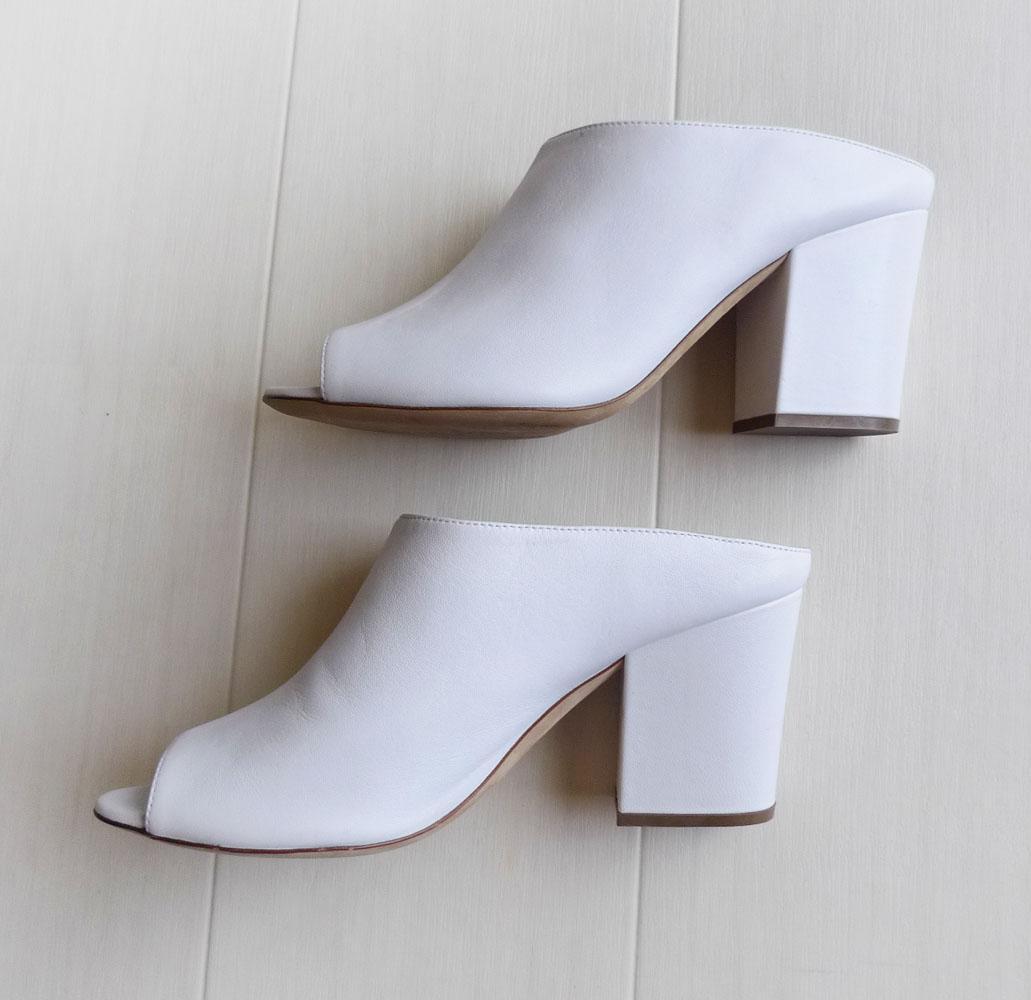 美品 セルジオロッシ イタリア製 37 ホワイトのミュール サンダル Q133