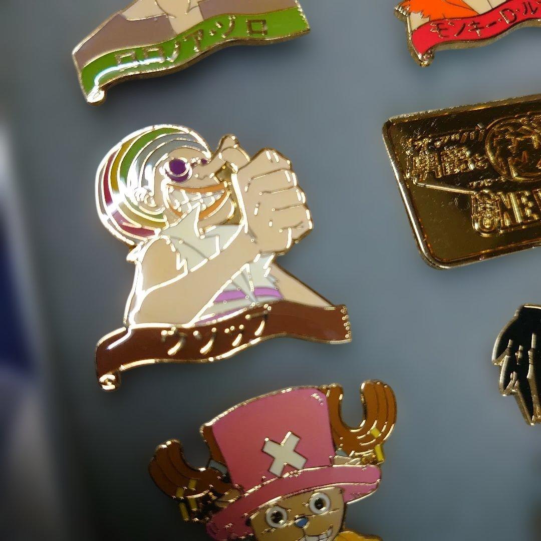 ワンピース キャラクターピンバッジセット