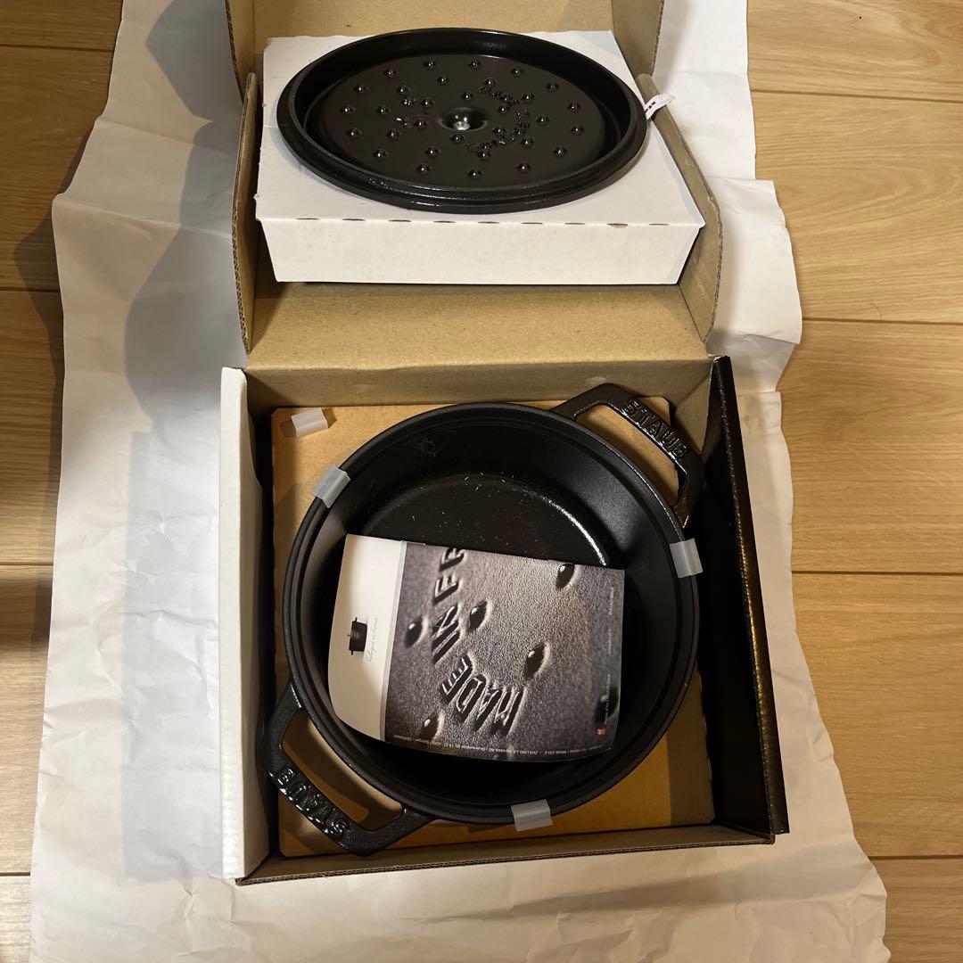 staub ピコ・ココットラウンド　ブラック　18cm