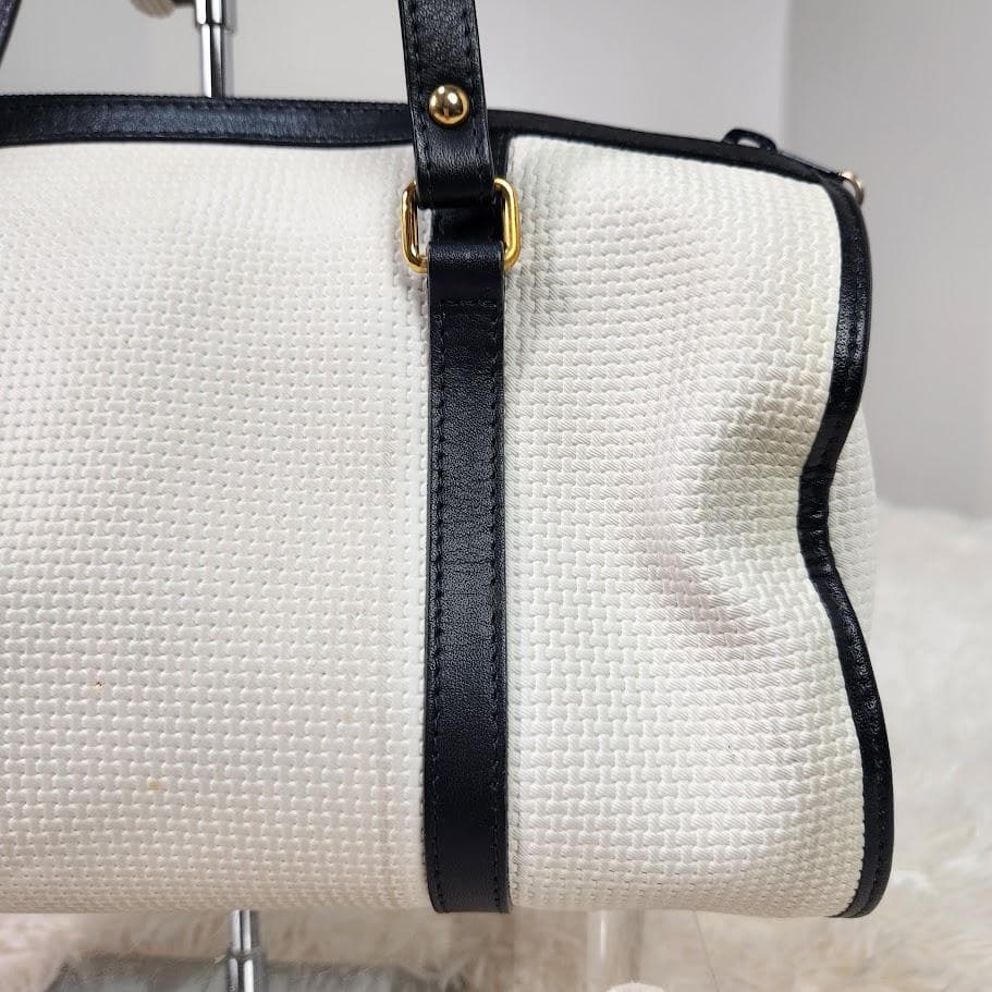 【希少】イヴサンローラン ハンドバッグ 三角ロゴ ホワイト 筒形