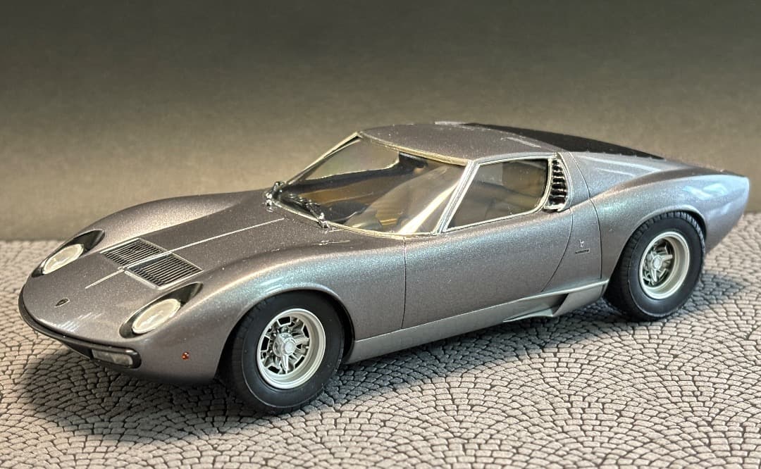 ハセガワ　ランボルギーニミウラ 1/24 完成品