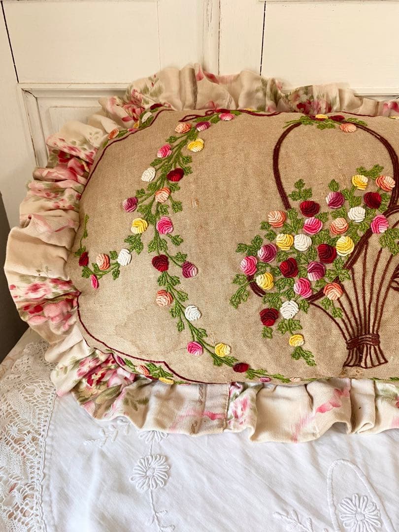 レア★アンティーク⭐︎フラワーバスケット ♪花かご刺繍クッション