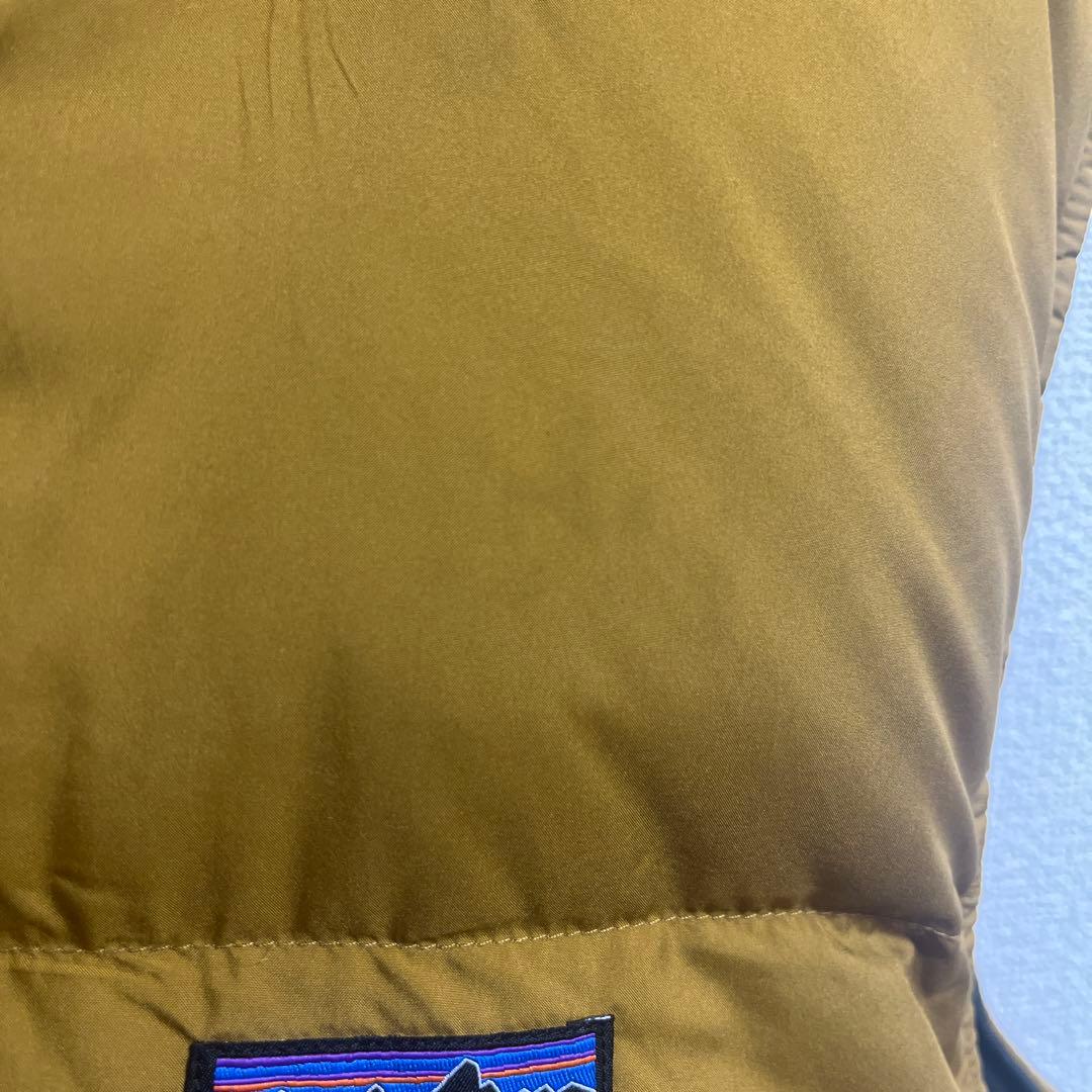 patagonia リバーシブル　ベストダウン　辛子色　ブラウン ダウンベスト