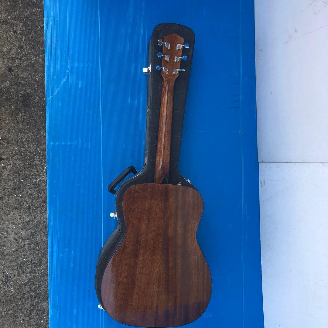Fender アコースティックギターとハードケース　CF60 NAT ギター台付